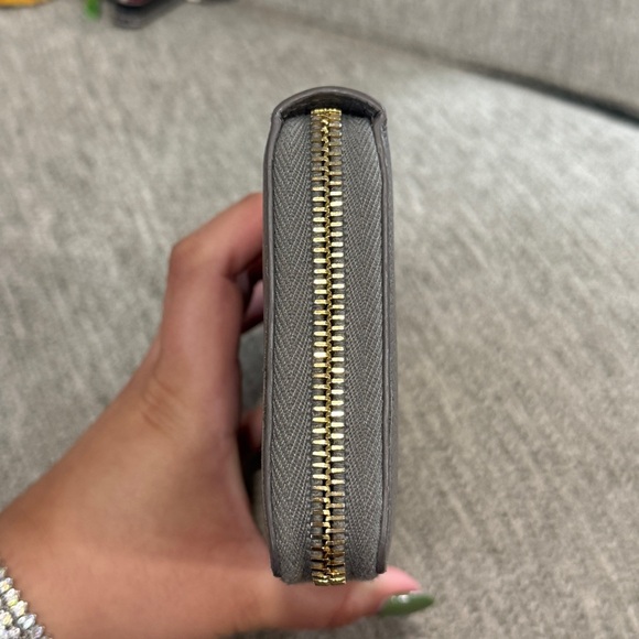 Yves Saint Laurent Gray Gold Wallet Sophisticated Design - Picture 3 of 16